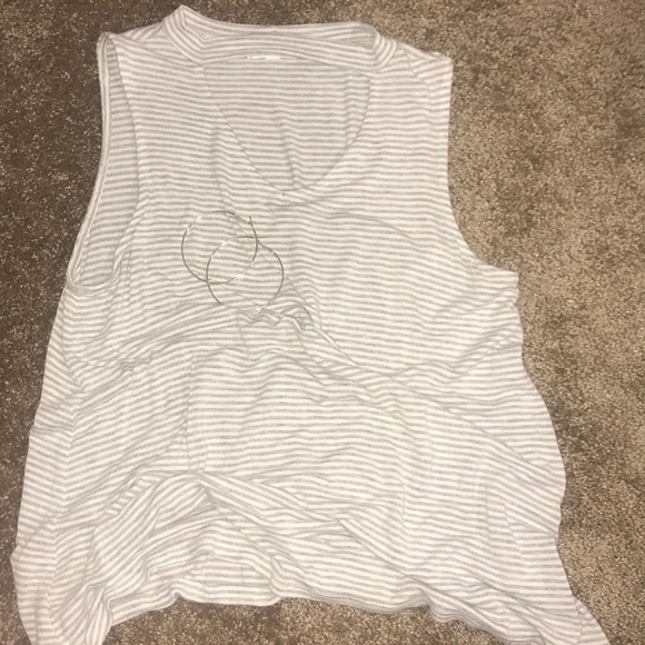 Cute choker shirt! - Picture 4 of 4